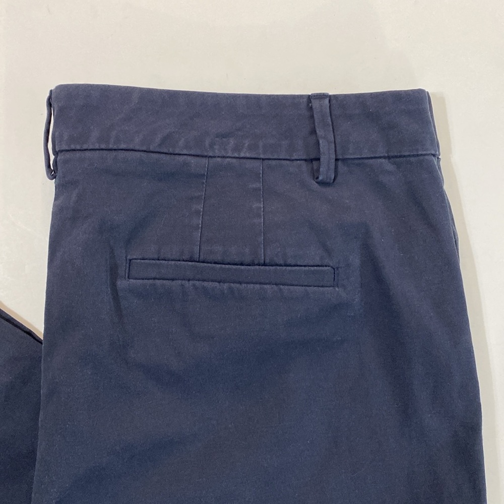 Talbots Capri "Skimmers" Navy Blue Button Details Preppy Classic Size 16‎ - Picture 6 of 11
